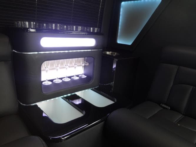 10-Passenger Stretch Limousine