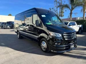 13+passenger+Shuttle+Sprinter+1