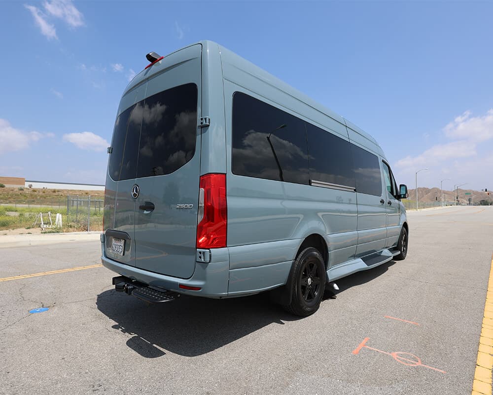Blue Sprinter Back 01