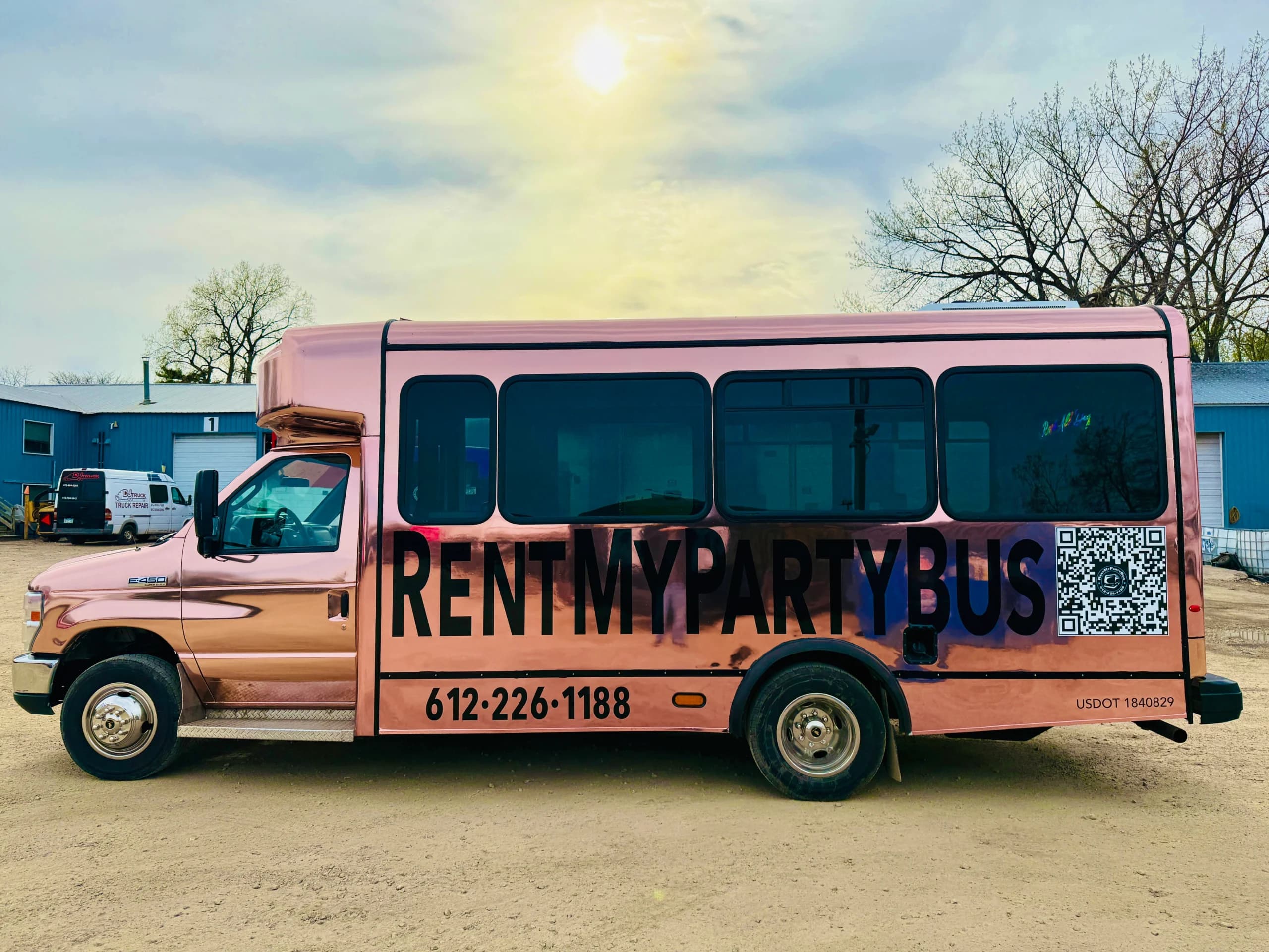 15-Passenger Party Bus