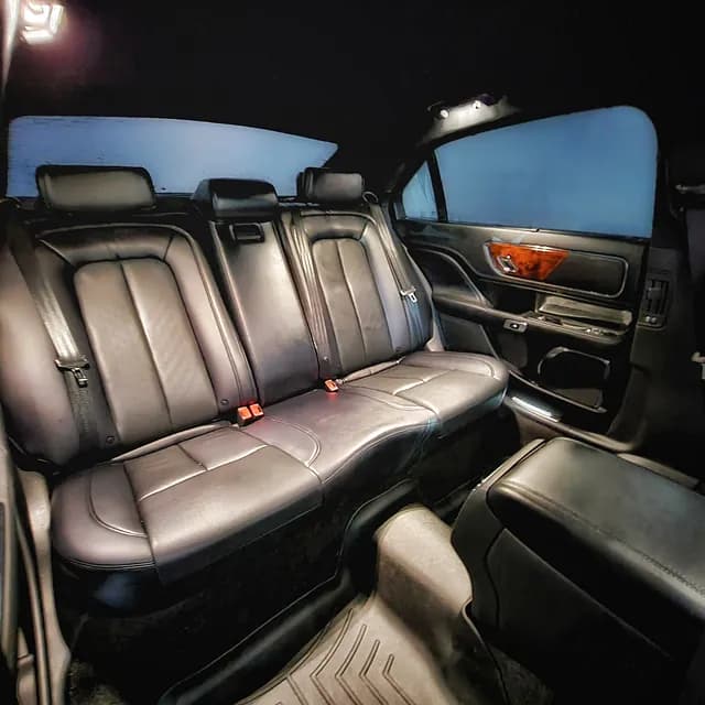 Sedan Int